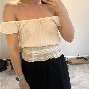Off the shoulder Aritzia top white